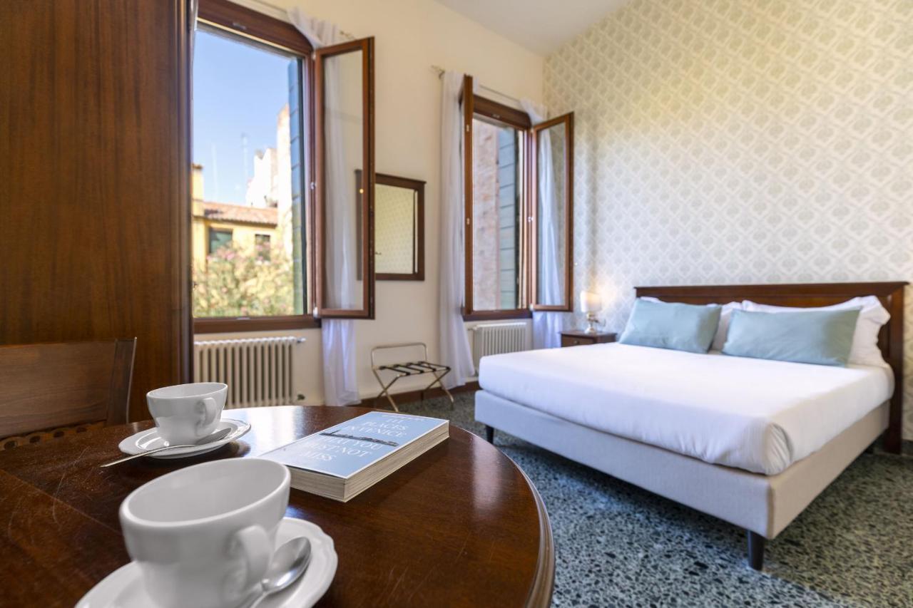 Residenza Centopietre - Dorsoduro By Wonderful Italy Венеция Екстериор снимка