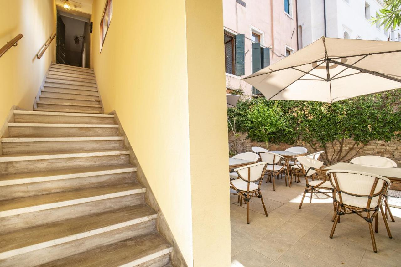 Residenza Centopietre - Dorsoduro By Wonderful Italy Венеция Екстериор снимка